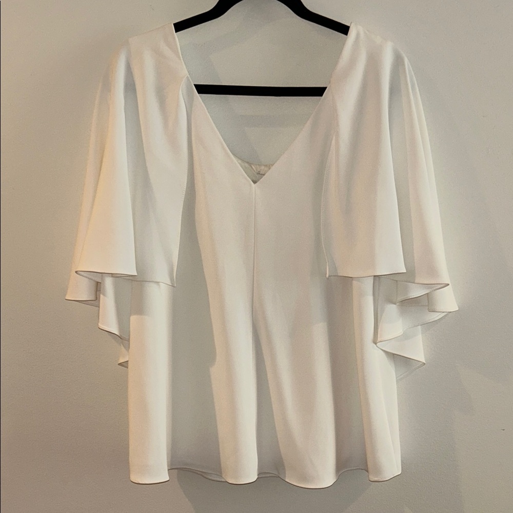 Halston Marah Top in Fluid, Crepe color White Blouse Flowing Sleeves, M, NWT